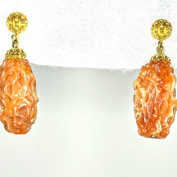 Morel Insipred Vintage Plastic Clip-On Earrings - Picture 1 of 9